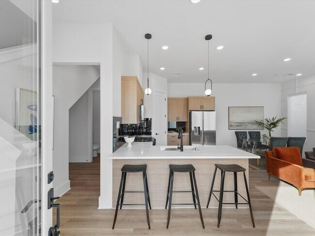 Building Photo - 5317 Teodoro Ln