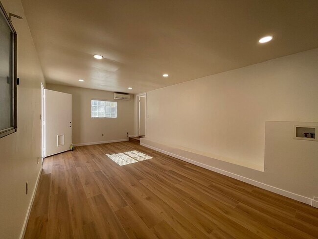 Building Photo - 8449 Grand Ave