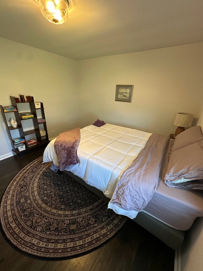 Building Photo - 2828 Emery Dr