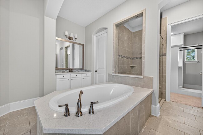 Building Photo - 1107 Passion Flower Wy