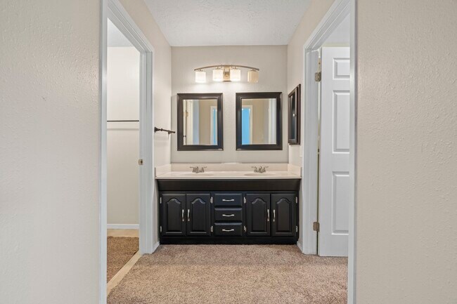 Building Photo - 304 Old Course Dr