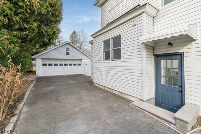 Building Photo - 71 Broad St