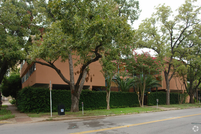 Primary Photo - 1700 Nueces Apartments