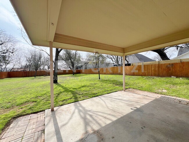 Building Photo - 408 W Morton Ave