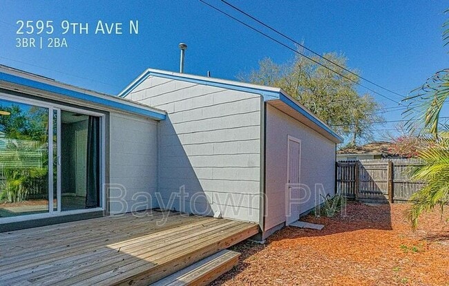 Building Photo - 2595 9th Ave N