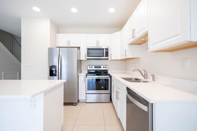 Building Photo - 12425 Westhampton Cir