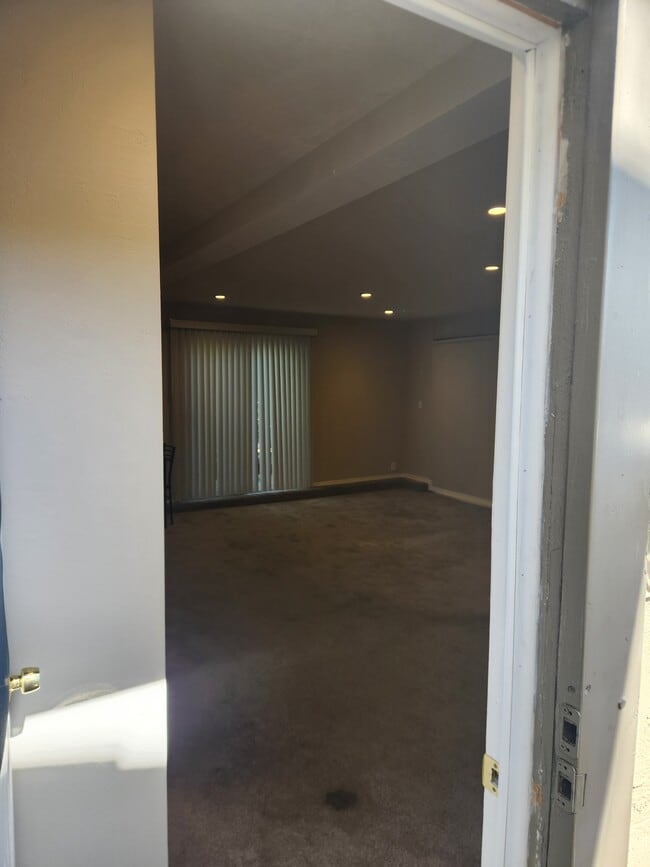 Building Photo - 807 Taurus Dr