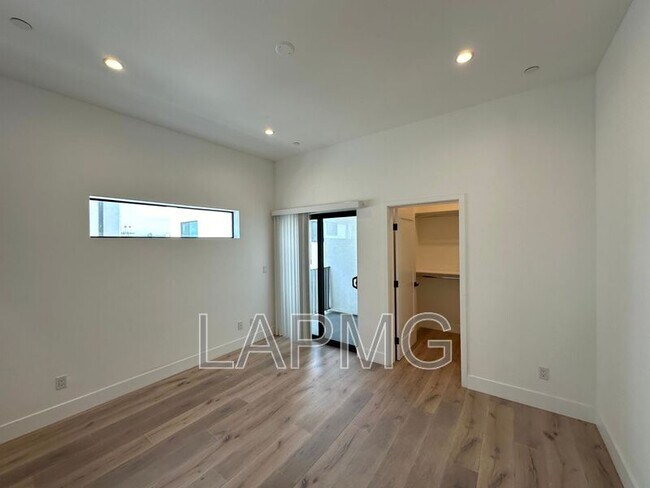 Building Photo - 3414 London St