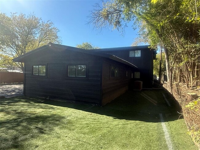 Building Photo - 7107 Guadalupe St