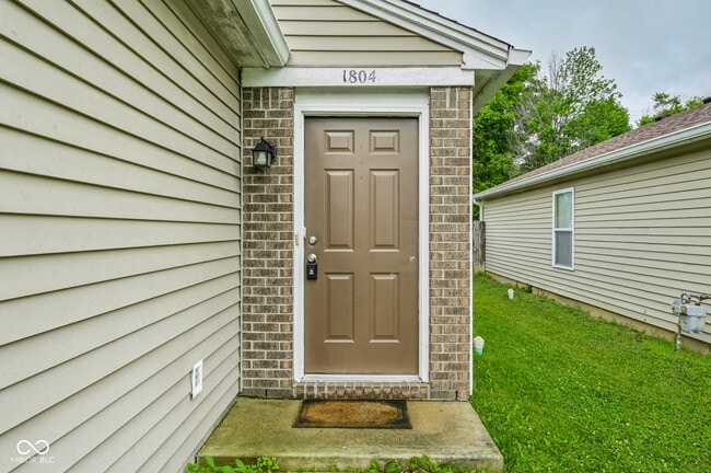 Building Photo - 1804 Feather Reed Ln