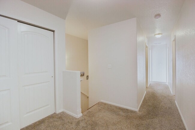 Building Photo - 2138 Phillips Alley