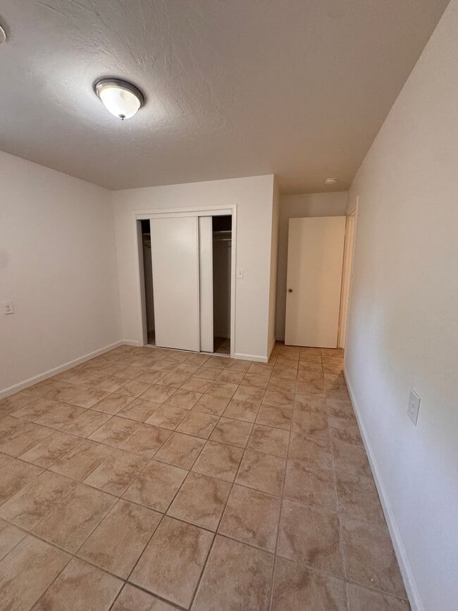 Building Photo - 148 Agard St