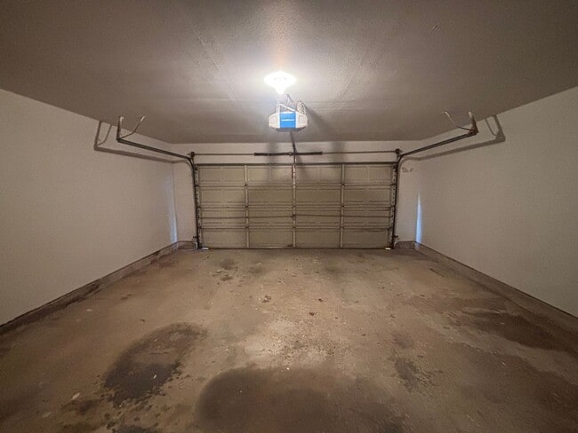 Building Photo - Beautiful 3 Bed 2 Bath Home in Yukon