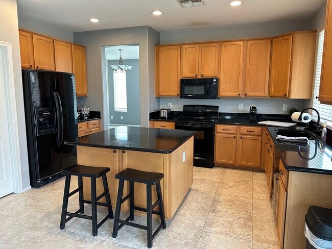 Building Photo - 18686 E Mockingbird Dr