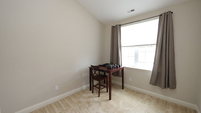 Building Photo - Lovely Condo w/ Two Car Garage in The Cott...