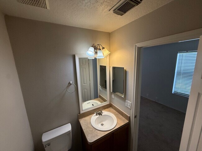 Building Photo - 2114 Vlg Xing Trl