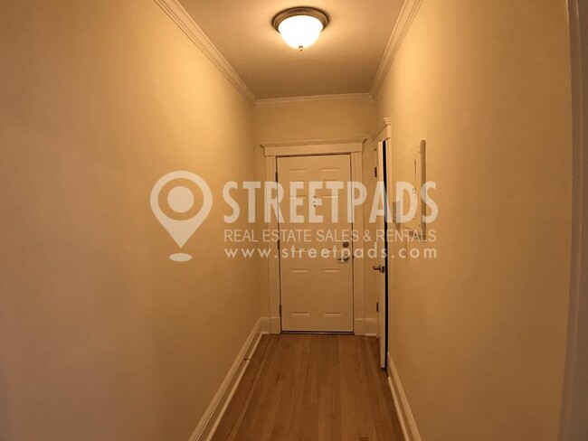 Building Photo - 2 bedroom in Cambridge MA 02387