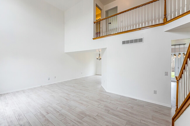 Building Photo - 1563 Scio Ridge Rd