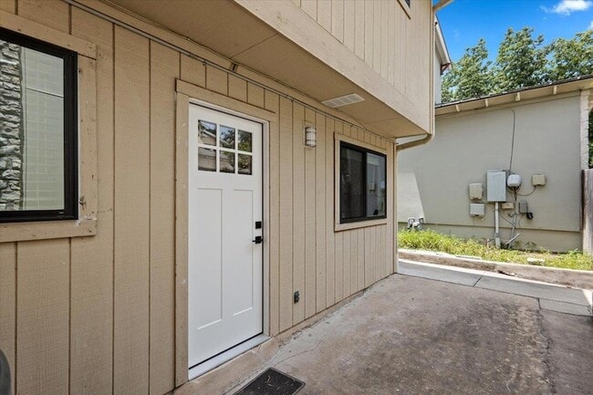 Building Photo - 2500 Enfield Rd