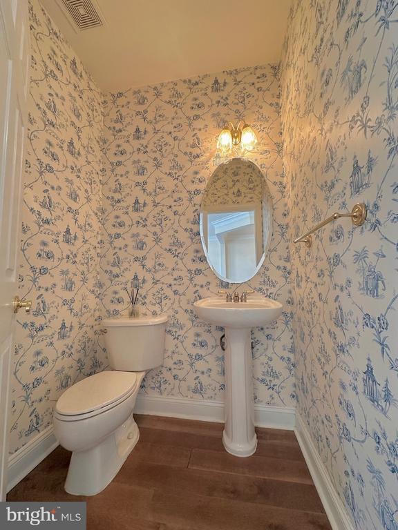 Building Photo - 21354 Shady Wood Terrace