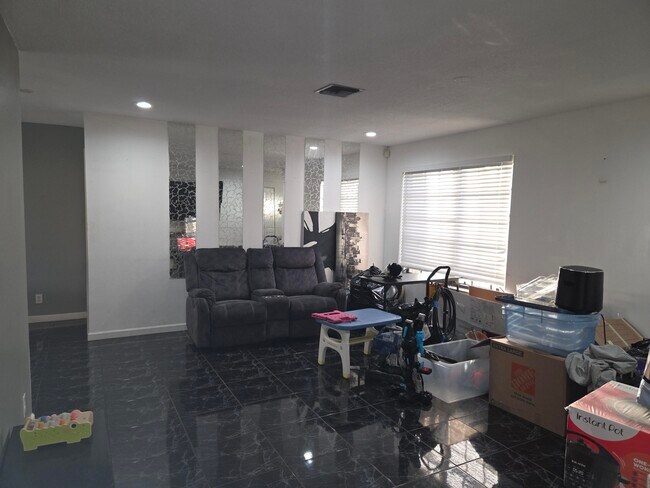 Building Photo - 1474 N Mangonia Cir