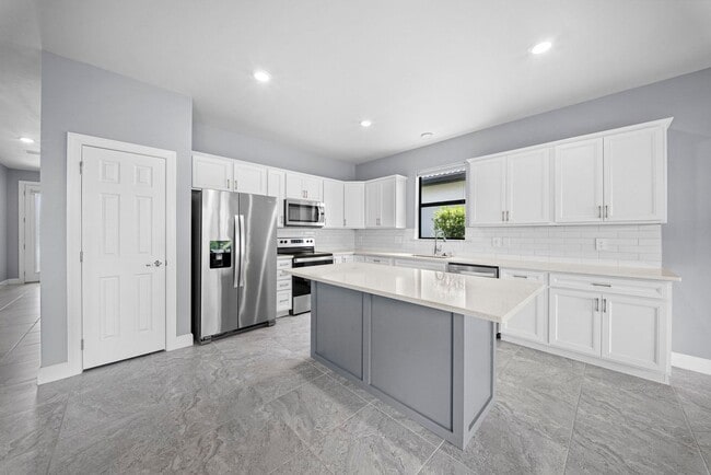 Building Photo - Modern Living 3-bedroom, 2-bath home in Alva