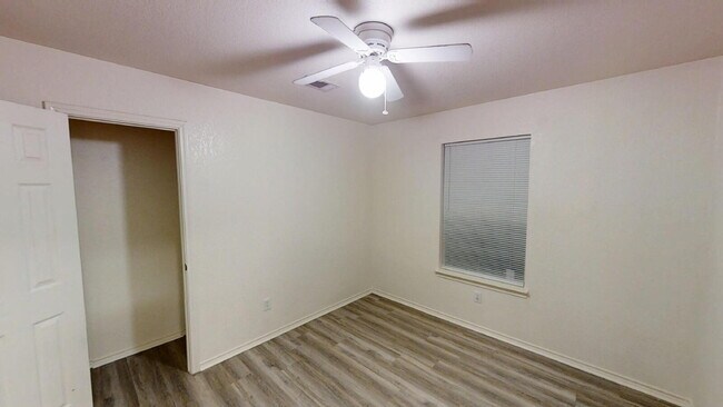 Building Photo - "Spacious 4-Bedroom Retreat with 2 Full Baths in Charming Nolanville!"