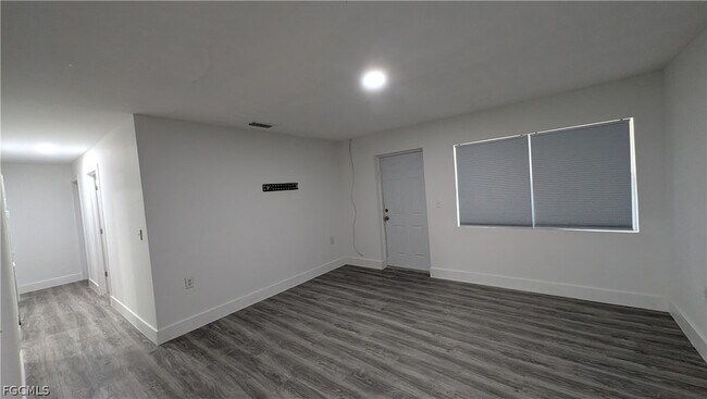 Building Photo - 660 S Missouri St