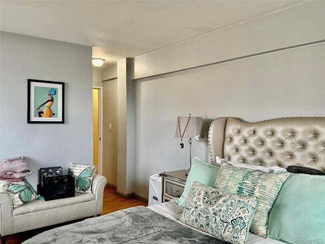 Building Photo - 100 Lincoln Ave