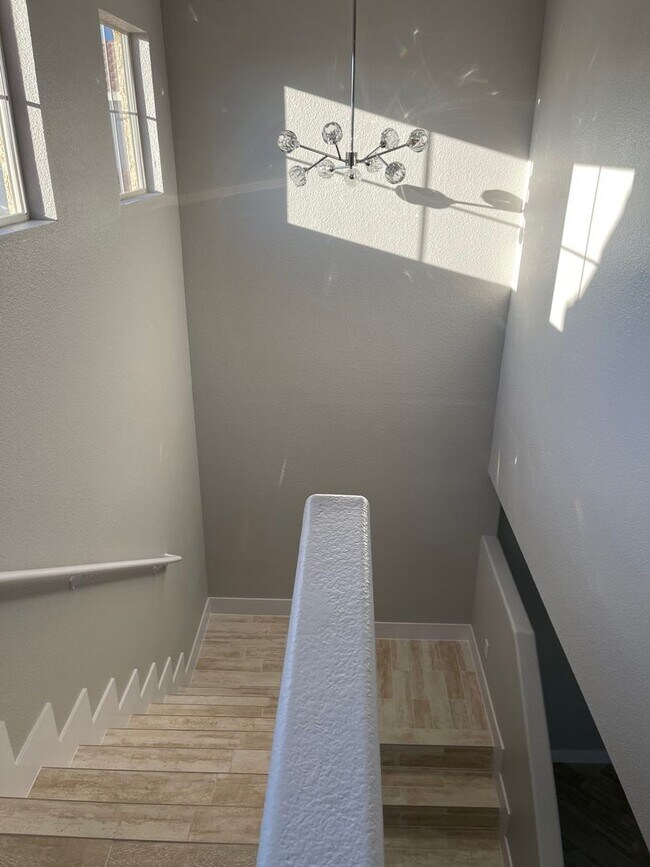 Building Photo - **GORGEOUSLY REMODELED & CLEAN!!  3BD-2 1/2BA HOME IN SILVERADO RANCH !!  *** ONLY $2,190 ***