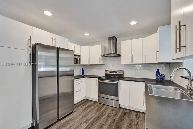 Building Photo - 3730 SW 47th Ct