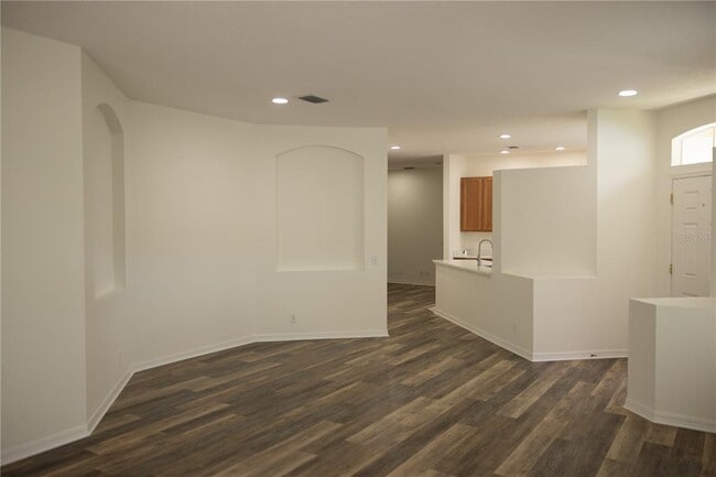 Building Photo - 8561 Acorn Ridge Ct