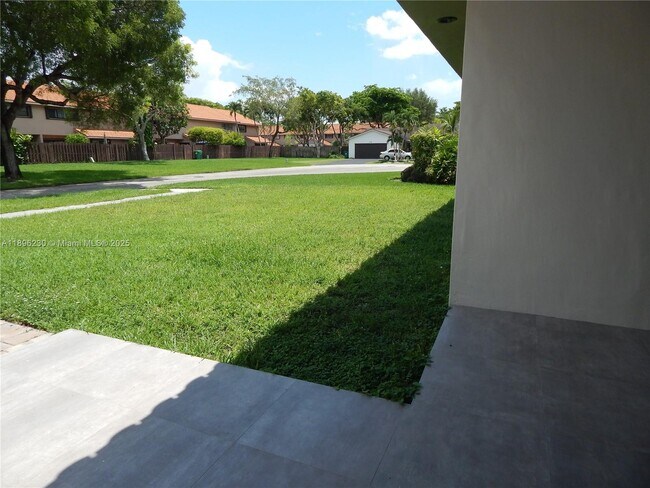 Building Photo - 11530 SW 92nd St