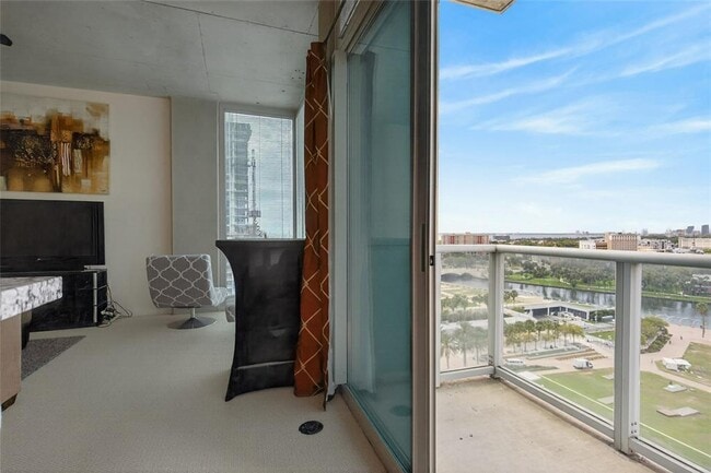 Building Photo - 777 N Ashley Dr