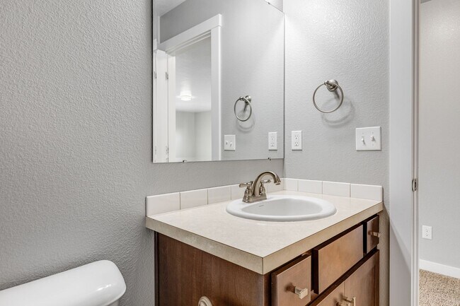 Building Photo - Modern 4-Bedroom Home in Meridian – Spacious Layout + Great Location