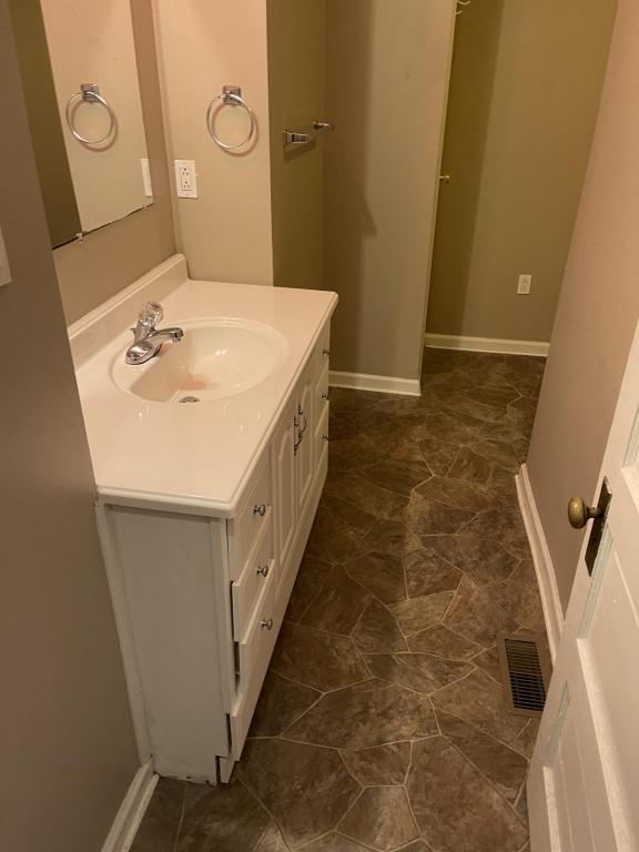 Building Photo - 220-A N. Cedar St.