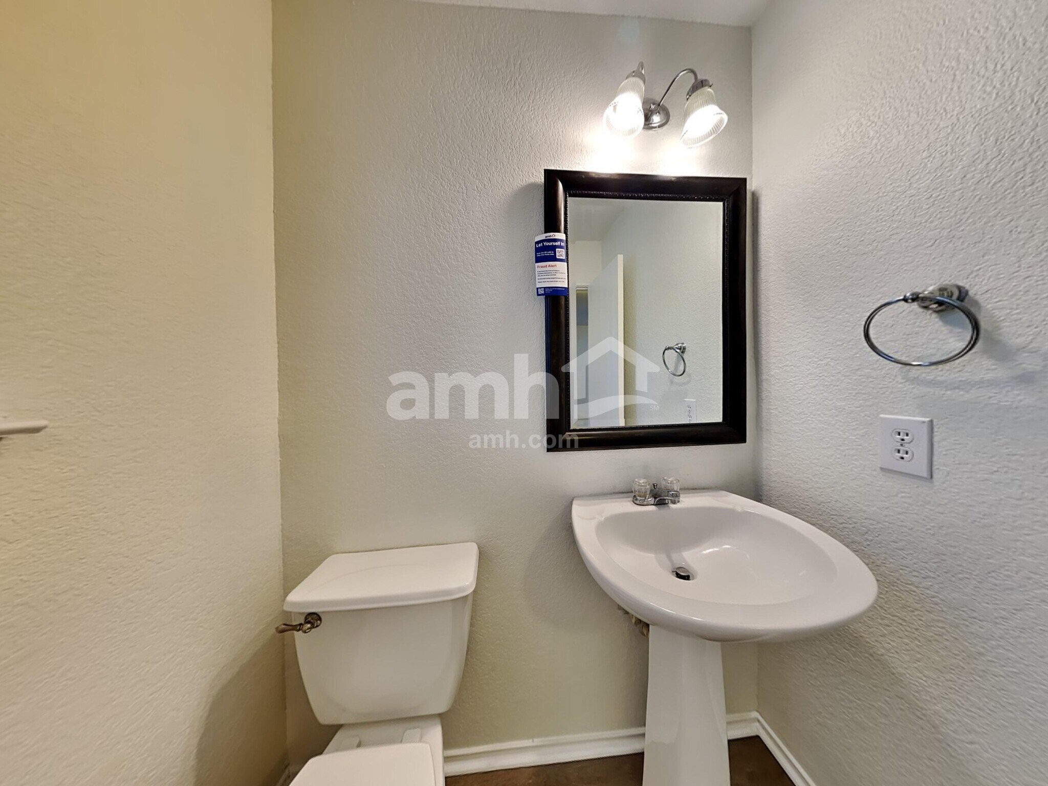 Building Photo - 825 Barrel Point