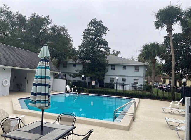 Building Photo - 571 Midway Track