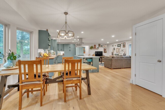 Building Photo - 4 Bedroom Home with Finished Basement, Chef’s Kitchen & Large Yard in Hampden Heights