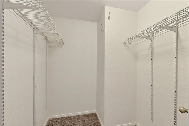 Building Photo - 2110 Encino Dr