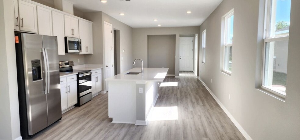 Building Photo - 932 Blue Creek Dr