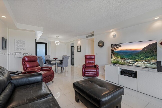 Building Photo - 301 Golden Isles Dr