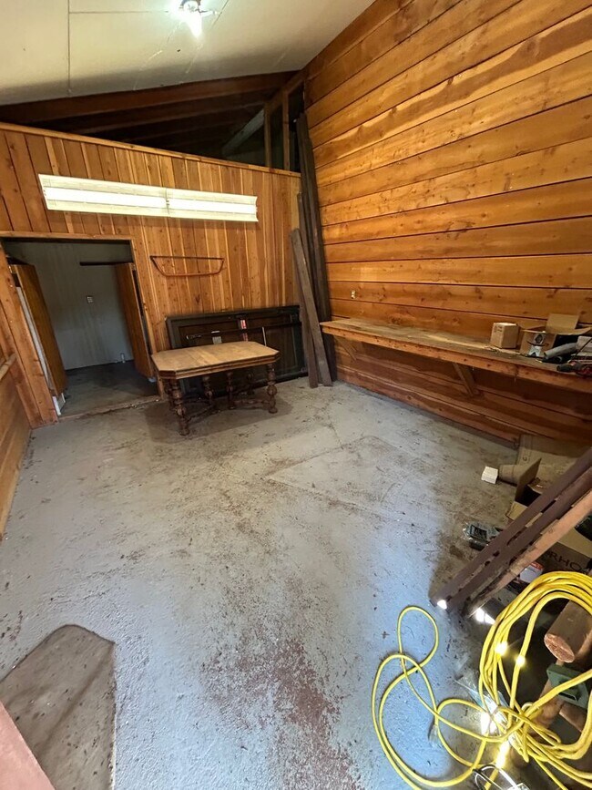 Building Photo - Beautiful 3 Bed, 2 Bath Home in Columbia Falls, MT - Close to Glacier National Park