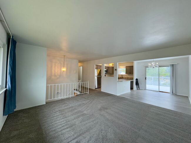 Building Photo - Charming 4 Bedroom/2 Bathroom Home with Large Backyard in Randallstown, MD!