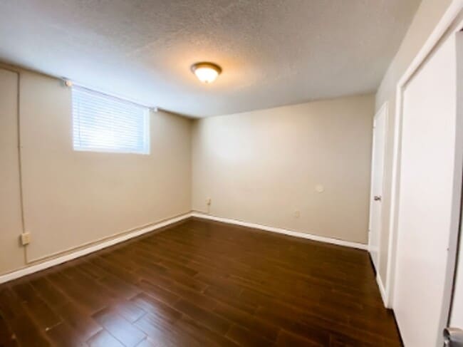 Building Photo - Step Right In, Effortless Living in Highland Park for $1,050 a month.