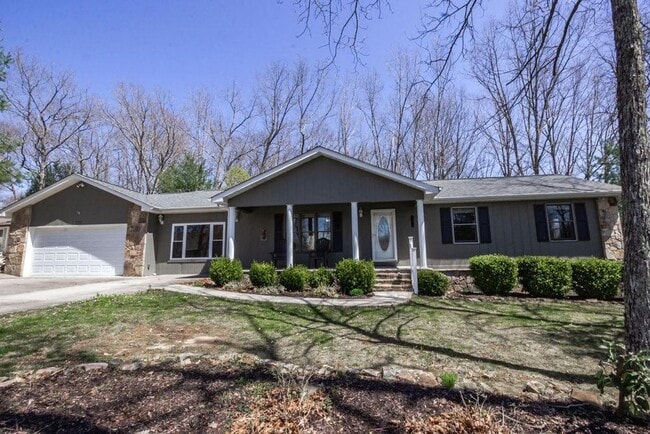 Building Photo - Updated with a lovely view of Lake St. George 3 bedroom / 3 bath