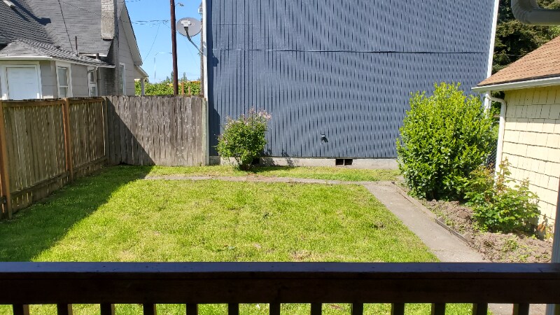 Building Photo - 551 S Sullivan St