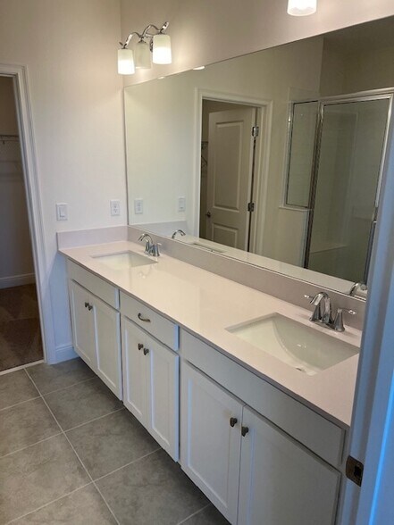 Building Photo - 3862 Knotty Pne St