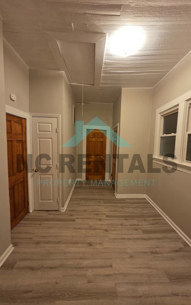 Building Photo - 714 Dillard St