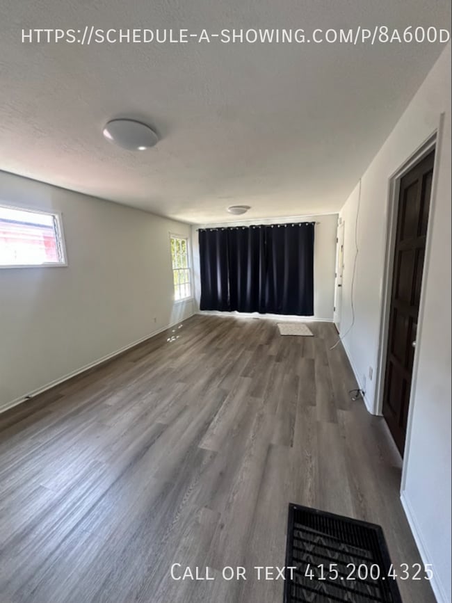 Building Photo - 117 19th-